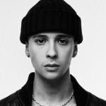 artist image SLAVA MARLOV Она тебя любит Она тебя любит - Single